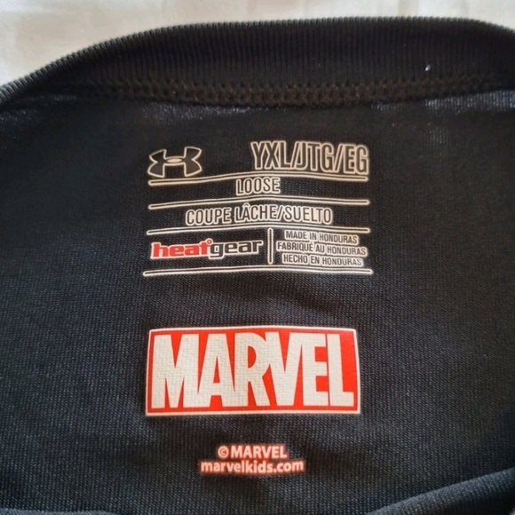 Under Armour Marvel Black T-shirt Iron Man Boys Large YLG Loose Heat Gear - Picture 5 of 8